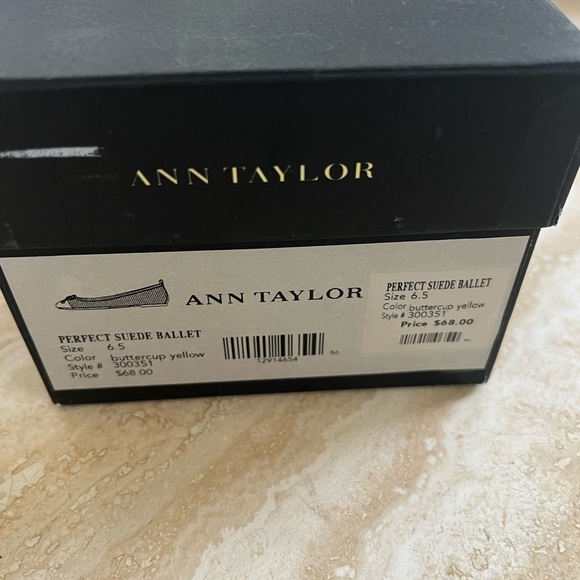 Ann Taylor Yellow Suede Ballet Flat with Bow
Size: 6.5 . New in box, never open - Picture 6 of 17